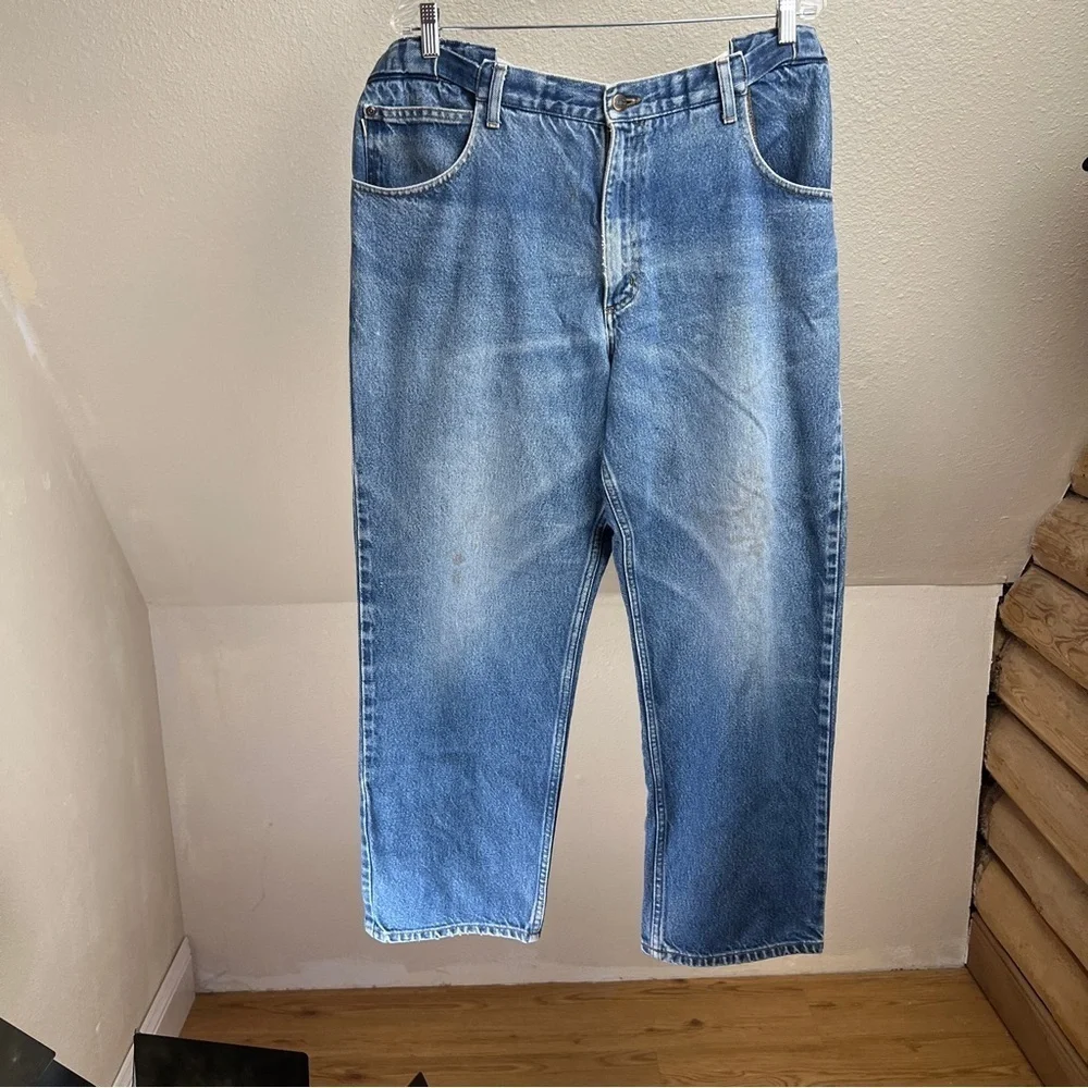 L.L.Bean Men’s comfort Waist Jeans. Straight Leg. Medium Wash. 38X29
